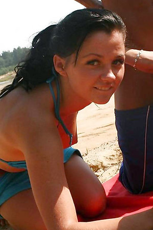 Naked girls, hidden camera on the beach