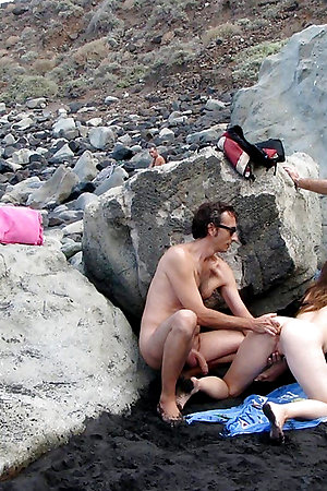 Big collection of nudist beach photos and videos